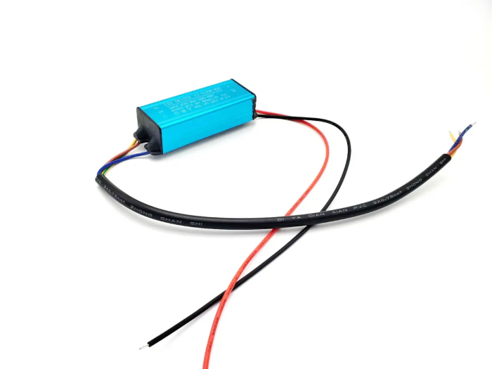 Драйвер для LED прожектора 20W АС85-265V/DC28-42V 600mA (78*30*20)