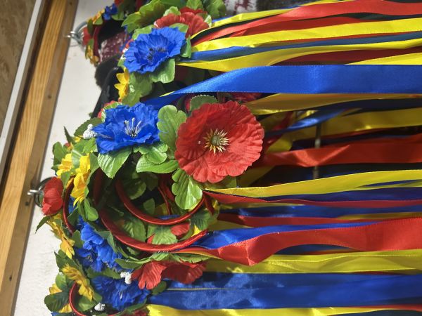 Віночок УКРАЇНА на голову зі стрічками